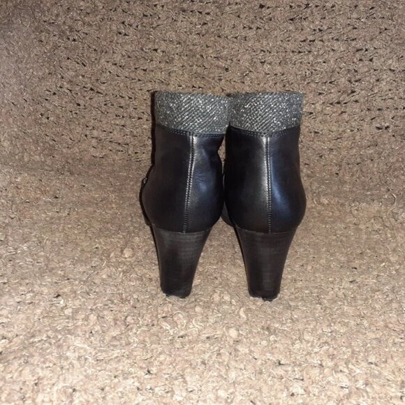 HISPANITAS-Black Patent Leather-Multi Material-Glove Heel Bootie-Sz 41-Near Mint - Picture 4 of 7